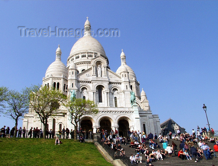 france131: France - Paris: Sacre-Coeur basilica - resting on the stairs - photo by K.White - (c) Travel-Images.com - Stock Photography agency - Image Bank