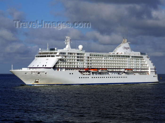 france1324: Le Havre, Seine-Maritime, Haute-Normandie, France: Regent's Seven Seas Voyager Cruise Ship - Normandy - photo by A.Bartel - (c) Travel-Images.com - Stock Photography agency - Image Bank