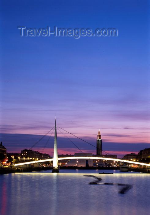 france1339: Le Havre, Seine-Maritime, Haute-Normandie, France: Old Harbor at dusk - Stock exchange bridge - Pont de la Bourse - photo by A.Bartel - (c) Travel-Images.com - Stock Photography agency - Image Bank