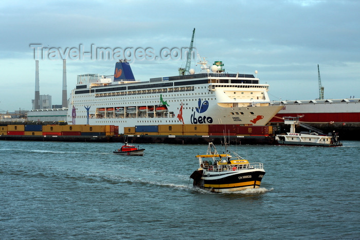 france1357: Le Havre, Seine-Maritime, Haute-Normandie, France: Cruise Ship Ibero Grand Mistral, Container Barge, Fishing Boat, Gendermerie Maritime boat - photo by A.Bartel - (c) Travel-Images.com - Stock Photography agency - Image Bank