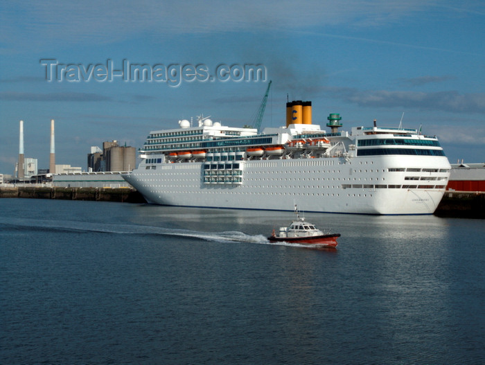 france1366: Le Havre, Seine-Maritime, Haute-Normandie, France: Cruise Ship Costa Romantica in the port- Pilot Boat passing - photo by A.Bartel - (c) Travel-Images.com - Stock Photography agency - Image Bank