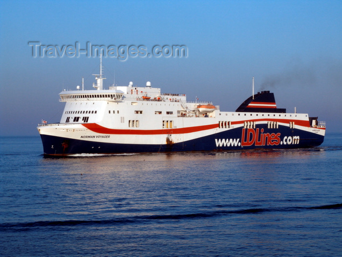 france1369: Le Havre, Seine-Maritime, Haute-Normandie, France: LD lines ferry Norman Voyager sailing, links Portsmouth to Le Havre - photo by A.Bartel - (c) Travel-Images.com - Stock Photography agency - Image Bank