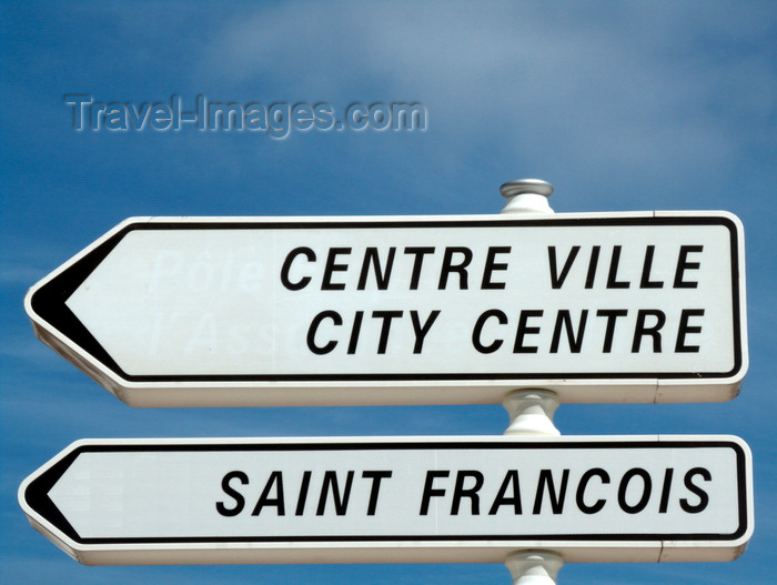 france1371: Le Havre, Seine-Maritime, Haute-Normandie, France: Bilingual 'City Centre' sign, English, French - Saint Francois sig - photo by A.Bartel - (c) Travel-Images.com - Stock Photography agency - Image Bank