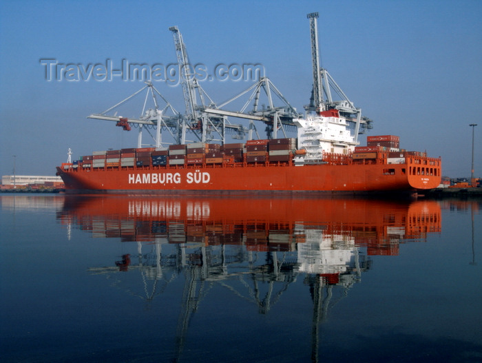 france1372: Le Havre, Seine-Maritime, Haute-Normandie, France: Rio Madeira - Hamburg Sud - Container Ship - Normandy - photo by A.Bartel - (c) Travel-Images.com - Stock Photography agency - Image Bank