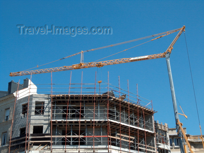 france1375: Le Havre, Seine-Maritime, Haute-Normandie, France: Building Construction - crane and scaffolding - photo by A.Bartel - (c) Travel-Images.com - Stock Photography agency - Image Bank