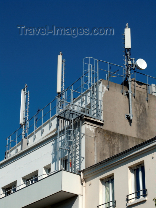 france1380: Le Havre, Seine-Maritime, Haute-Normandie, France: mobile phone network antennas on a building terrace - Communication Aerials, Flats - Normandy - photo by A.Bartel - (c) Travel-Images.com - Stock Photography agency - Image Bank