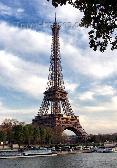 france145: France - Paris: Eiffel tower and the river Seine - photo by K.White - (c) Travel-Images.com - Stock Photography agency - Image Bank