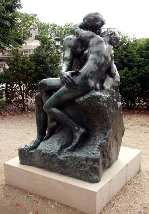 france153: France - Paris: sculpture 'The kiss' by Rodin - Jardin des Tuileries - photo by K.White - (c) Travel-Images.com - Stock Photography agency - Image Bank