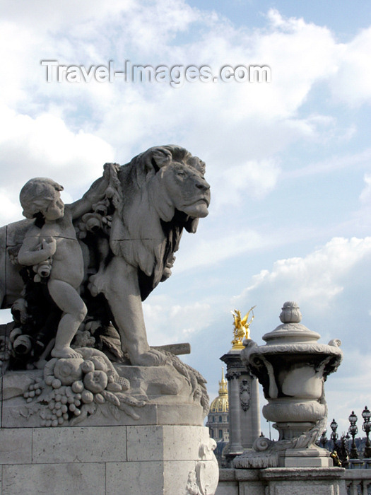 france159: France - Paris: lion, by Georges Gardet - Pont Alexandre III - photo by K.White - (c) Travel-Images.com - Stock Photography agency - Image Bank