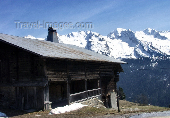 france179: France / Frankreich -  Le Grand Bornand (Haute Savoie): mountain chalet (photo by K.White) - (c) Travel-Images.com - Stock Photography agency - Image Bank