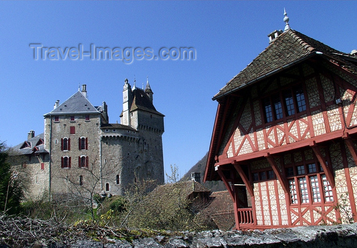 france182: France / Frankreich -  Lac D'Annecy (Haute-Savoi / Rhône-Alpes): Menthon castle (photo by K.White) - (c) Travel-Images.com - Stock Photography agency - Image Bank