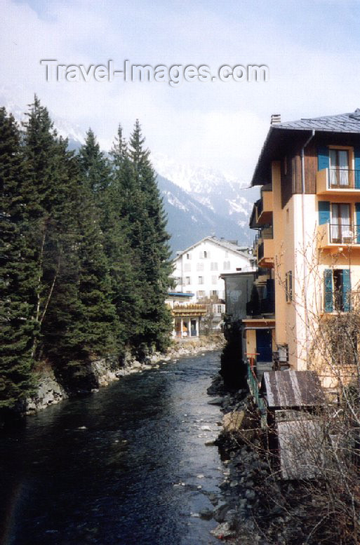 france19: France / Frankreich -  Chamonix-Mont-Blanc (Haute-Savoi): river view - photo by M.Torres - (c) Travel-Images.com - Stock Photography agency - Image Bank