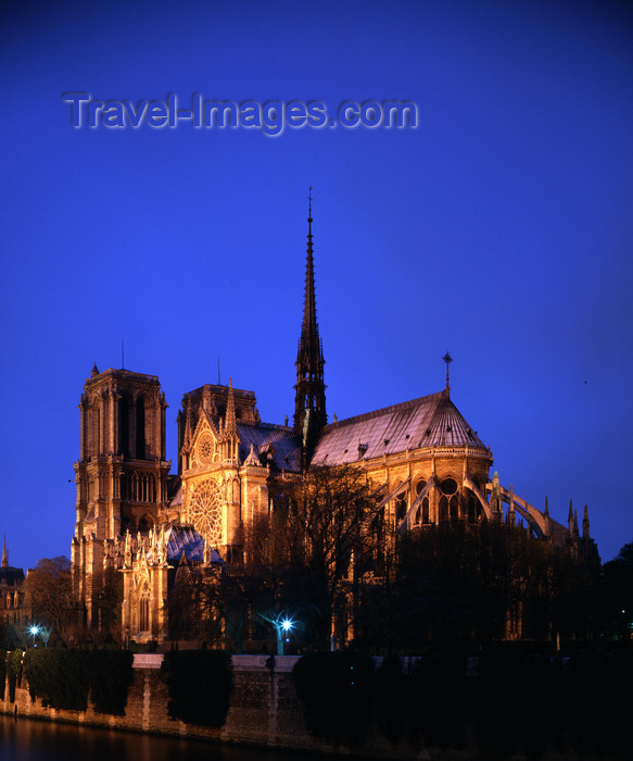 france196: Paris, France:  Notre Dame - Île de la Cité - southeast view - nocturnal - photo by A.Bartel - (c) Travel-Images.com - Stock Photography agency - Image Bank