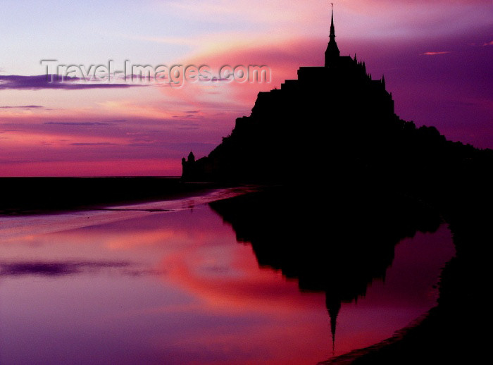 france198: France - Mont St Michel (Manche, Normandy): dusk - reflection in the bay - photo by R.Sousa - (c) Travel-Images.com - Stock Photography agency - Image Bank