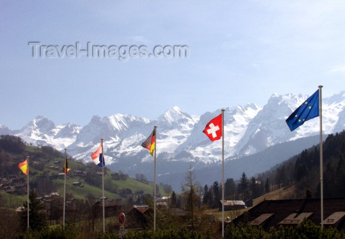 france216: France / Frankreich -  Haute Savoie: flags and mountains (photo by K.White) - (c) Travel-Images.com - Stock Photography agency - Image Bank