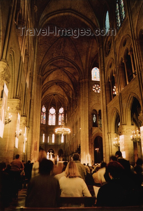 france217: France - Paris: Notre Dame - attending mass - photo by J.Rabindra - (c) Travel-Images.com - Stock Photography agency - Image Bank