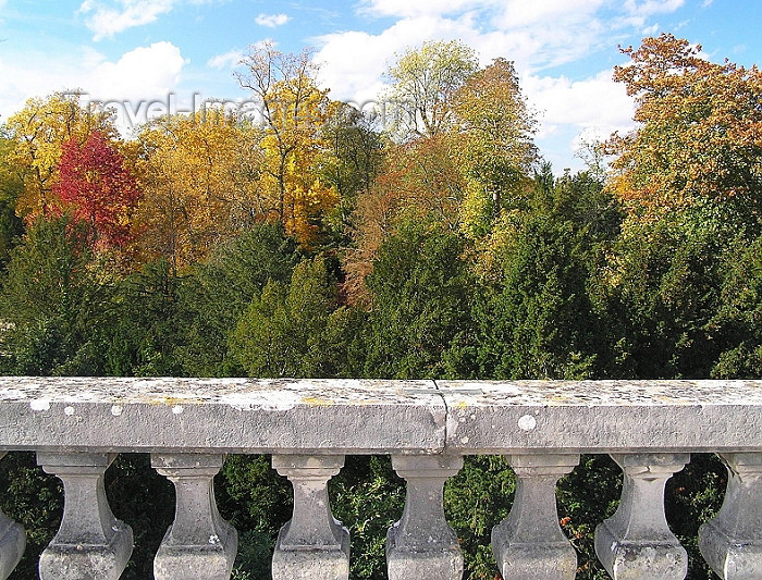 france254: France - Versailles (Yvelines): Autumn colours - balustrade and trees - photo by J.Kaman - (c) Travel-Images.com - Stock Photography agency - Image Bank