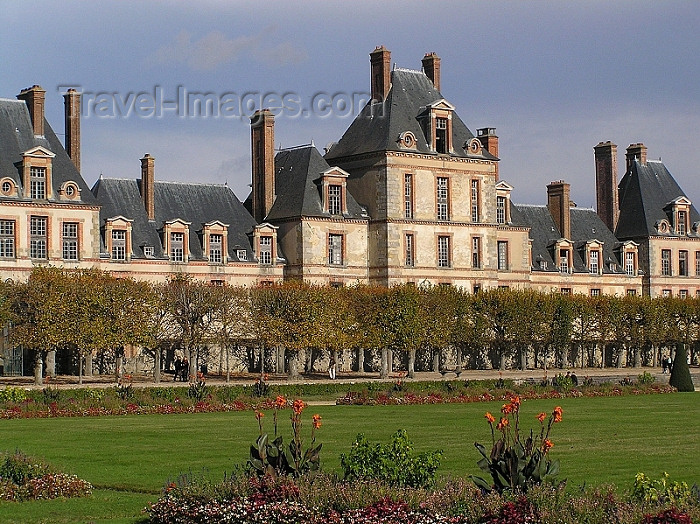 france256: France - Fontainebleau  (Seine et Marne): the palace / chateau - Unesco world heritage site (photo by J.Kaman) - (c) Travel-Images.com - Stock Photography agency - Image Bank