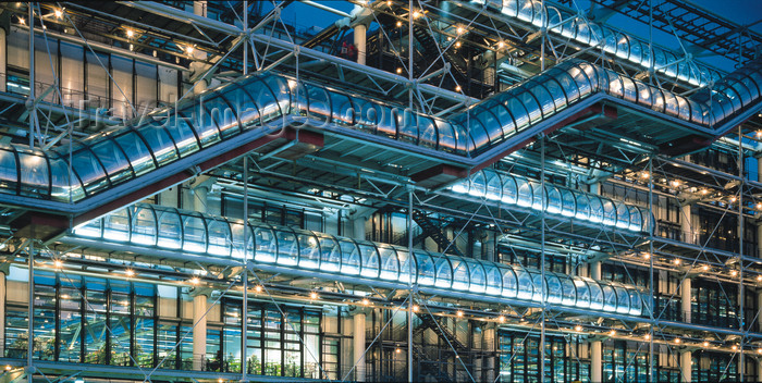 france266: Paris, France: Centre Georges Pompidou - Bibliothèque publique d'information, the Musée National d'Art Moderne, and IRCAM - façade and escalators - iconoclast architecture by Renzo Piano, Richard and Sue Rogers - photo by A.Bartel - (c) Travel-Images.com - Stock Photography agency - Image Bank