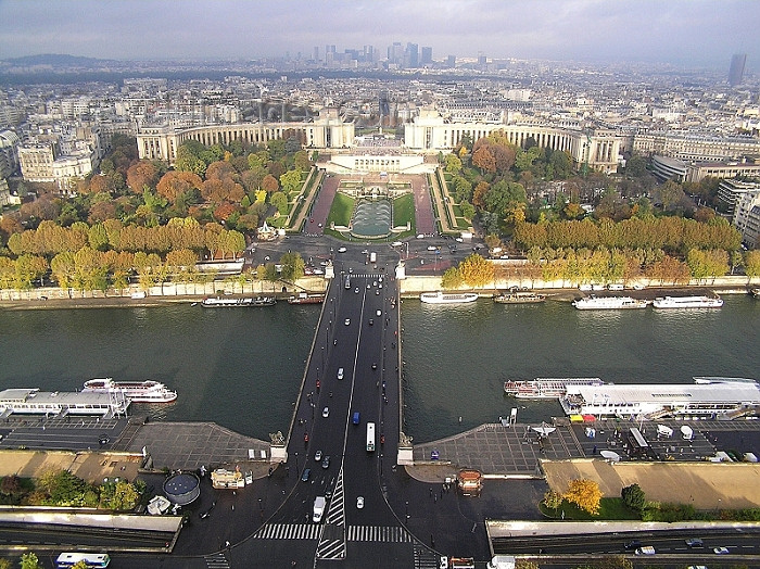 france269: France - La Seine, Pont d'Iéna, Trocadero and Palais de Chaillot - seen from the Eiffel Tower - photo by J.Kaman - (c) Travel-Images.com - Stock Photography agency - Image Bank