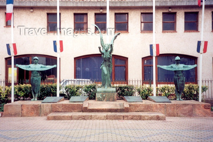 france28: France / Frankreich -  St-Raphaël (Var): defenders of the republic (photo by M.Torres) - (c) Travel-Images.com - Stock Photography agency - Image Bank