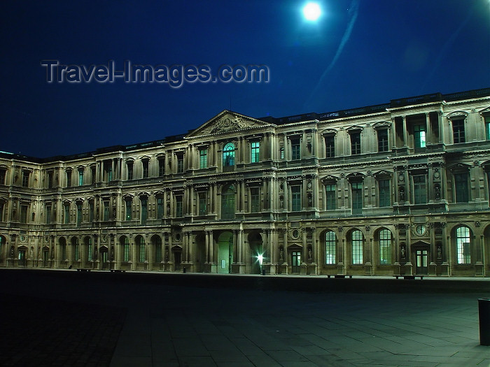 france318: France - Paris: the Louvre - at night - moonlight - photo by A.Caudron - (c) Travel-Images.com - Stock Photography agency - Image Bank