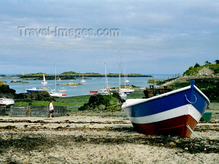 france323: France - îles normandes - Iles Chausey / Chausey island - La Grande Ile  (Manche, Basse-Normandie): fishing boat - photographer: T.Marshall - (c) Travel-Images.com - Stock Photography agency - Image Bank