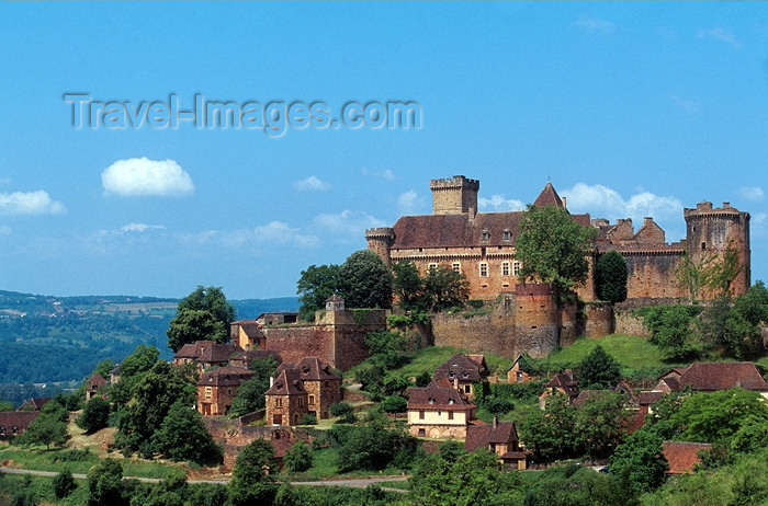 france426: France - 19230 Ségur-le-Château (Corrèze, Limousin): the village and the castle (photo by Y.Guichaoua) - (c) Travel-Images.com - Stock Photography agency - Image Bank