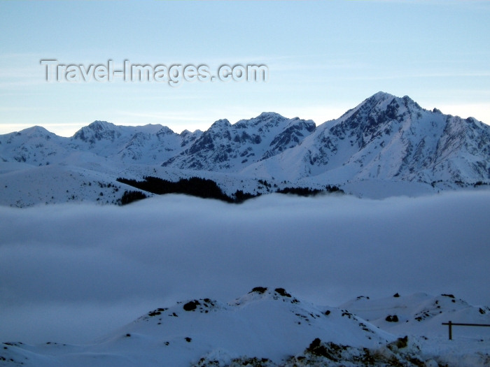 france450: France - Peyragudes (région Midi-Pyrénées, département de la Haute-Garonne): ski resort - peaks - commune de Bagnères-de-Luchon (photo by A.Caudron) - (c) Travel-Images.com - Stock Photography agency - Image Bank