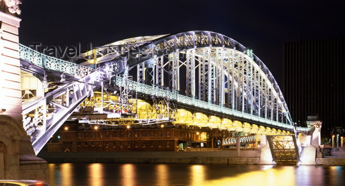 france484: Paris, France: Austerlitz Bridge - nocturnal - between the 5th and 12th arrondissments - steel arch rail bridge over the Seine - decorated by Jean-Camille Formigé - Austerlitz Viaduct - photo by A.Bartel - (c) Travel-Images.com - Stock Photography agency - Image Bank