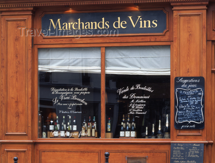 france490: Paris, France: Wine Merchant’s shop 'Le Vrai Bouchon', 'Au Bourguignon du Marais' - rue François-Miron, Marais - 4th arrondissement - photo by A.Bartel - (c) Travel-Images.com - Stock Photography agency - Image Bank