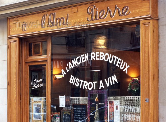 france491: Paris, France:  'à l'ami Pierre', a l'Ancien Rebouteux - restaurant - bistrot a vin - rue de la Main d'Or - faubourg Saint Antoine - 11 ème arrondissement - photo by A.Bartel - (c) Travel-Images.com - Stock Photography agency - Image Bank