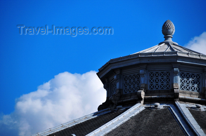 france496: Paris, France: Théâtre Marigny - lantern and roof - Carré Marigny, Champs-Élysées - 8e arrondissement - photo by M.Torres - (c) Travel-Images.com - Stock Photography agency - Image Bank