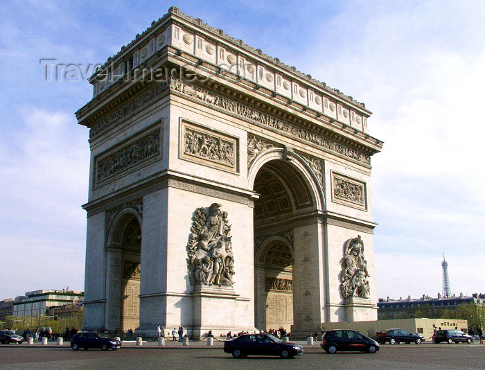 france5: France - Paris: Arc de Triomphe at 3/4 - photo by K.White - (c) Travel-Images.com - Stock Photography agency - Image Bank
