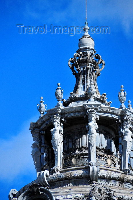 france501: Paris, France: Petit Palais - decorated lantern of the dome - architect Charles Girault, Beaux-arts style - World Exposition of 1900 - Avenue Winston Churchill, Champs-Élysées - 8e arrondissement - photo by M.Torres - (c) Travel-Images.com - Stock Photography agency - Image Bank