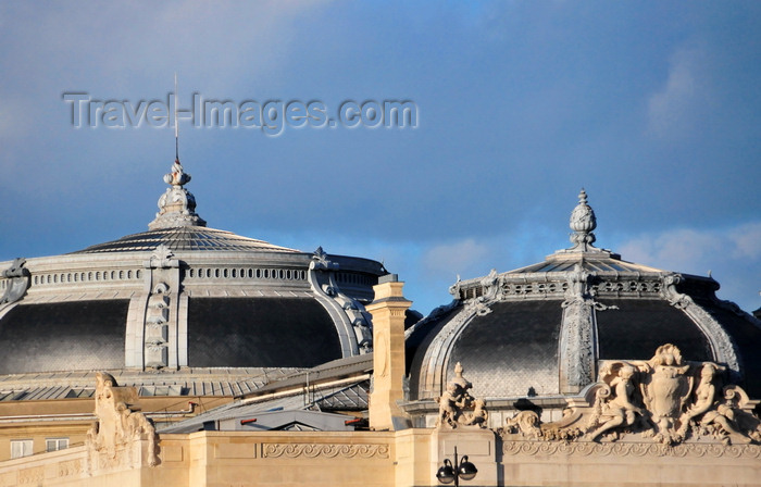 france528: Paris, France: west wing of the Grand Palais, known as Palais de la découverte or Palais d'Antin - domes - architect Albert-Félix-Théophile Thomas - 8e arrondissement - photo by M.Torres - (c) Travel-Images.com - Stock Photography agency - Image Bank