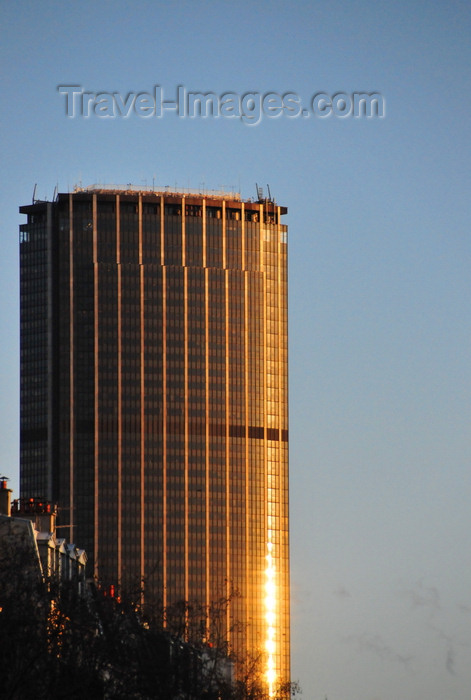 france545: Paris, France: Tour Maine-Montparnasse -  France's 2nd tallest skyscraper - architects Eugène Beaudouin, Urbain Cassan and Louis Hoym de Marien, built by Campenon Bernard - gratte-ciel - Avenue du Maine, 15e arrondissement - photo by M.Torres - (c) Travel-Images.com - Stock Photography agency - Image Bank