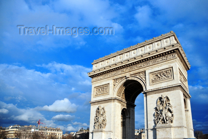 france558: Paris, France: Arc de Triomphe - Place Charles de Gaulle, ex-Étoile - inspired by the Roman Arch of Titus - centre of a dodecagonal configuration of twelve radiating avenues - Axe historique - photo by M.Torres - (c) Travel-Images.com - Stock Photography agency - Image Bank