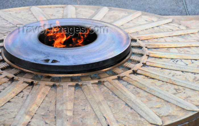 france560: Paris, France: Arc de Triomphe - Place Charles de Gaulle - eternal flame at the Tomb of the Unknown Soldier from World War I, beneath the vault - photo by M.Torres - (c) Travel-Images.com - Stock Photography agency - Image Bank