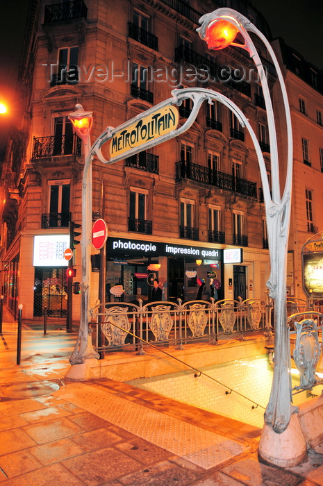 france567: Paris, France: art nouveau entrace to metro Quatre Septembre, corner of Rue du 4 Septembre and Rue de Choiseul, ornate lampposts in the form of plant stems, designed by Hector Guimard - 9e arrondissement - photo by M.Torres - (c) Travel-Images.com - Stock Photography agency - Image Bank