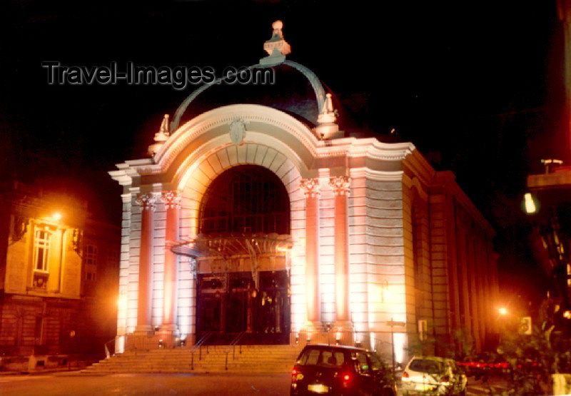 france57: France - Belfort / BOR ( Haute-Saône - Franche-Comté): nocturnal (photo by Miguel Torres) - (c) Travel-Images.com - Stock Photography agency - Image Bank