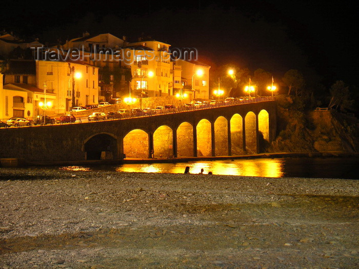 france82: France - Languedoc-Roussillon - Pyrénées-Orientales - Collioure - Cotlliure: waterfront and beach at night - Côte Vermeille- photo by T.Marshall - (c) Travel-Images.com - Stock Photography agency - Image Bank