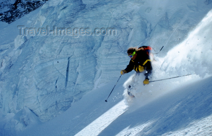 france917: La Grave, Briançon, Hautes-Alpes, PACA, France: off Piste skiing on the Glacier du Rateau - La Grave is a mecca for off-piste and extreme skiers - photo by S.Egeberg - (c) Travel-Images.com - Stock Photography agency - Image Bank