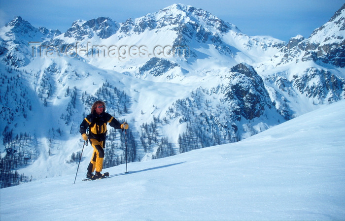 france921: La Grave, Briançon, Hautes-Alpes, PACA, France: snowshoeing in the snowy mountains - Serre Chevalier, Massif des Écrins range - photo by S.Egeberg - (c) Travel-Images.com - Stock Photography agency - Image Bank