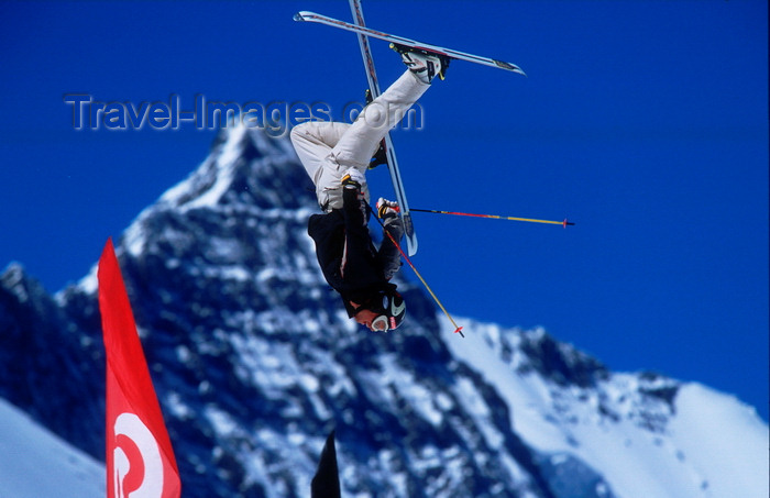 france925: Tignes, Savoi, Rhône-Alpes, France: free skier jumping in the snowpark - photo by S.Egeberg - (c) Travel-Images.com - Stock Photography agency - Image Bank