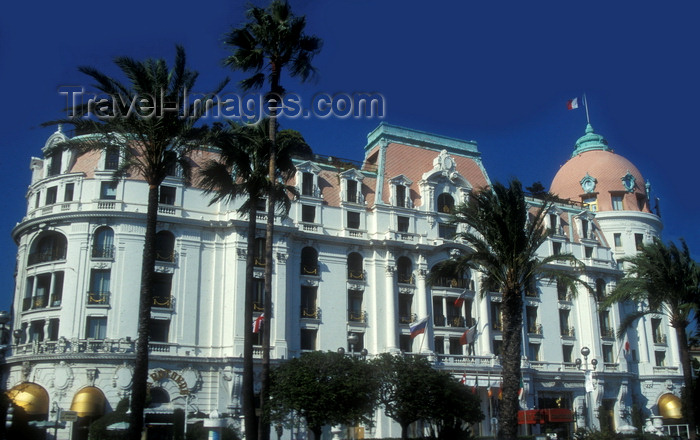 france927: Nice, Alpes Maritimes, PACA, France: Negresco Hotel - Promenade des Anglais, Baie des Anges - architect Édouard-Jean Niermans - photo by D.Forman - (c) Travel-Images.com - Stock Photography agency - Image Bank