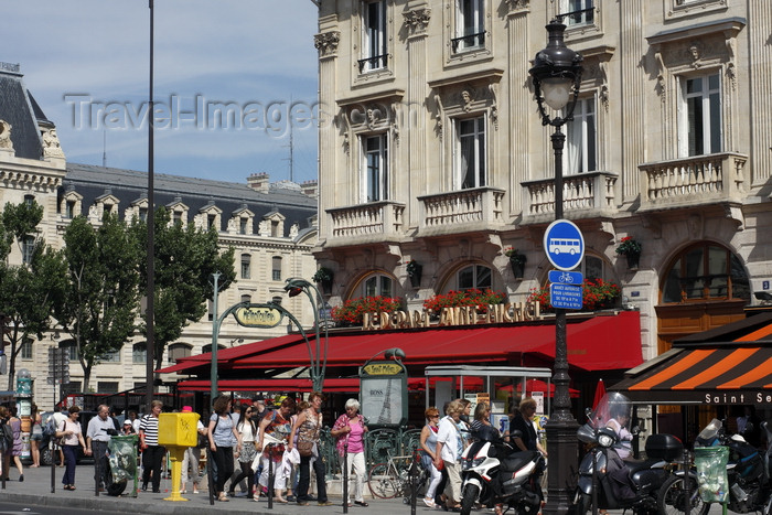 france956: Paris, France: Boulevard St. Michel, Quartier Latin - café 'Le Départ Saint Michel' and Saint Michel metro station - 5e arrondissement - photo by A.Bartel - (c) Travel-Images.com - Stock Photography agency - Image Bank