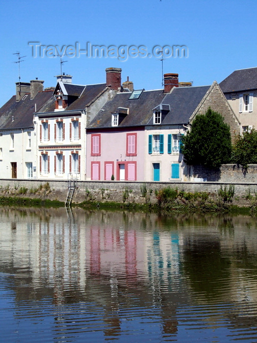 france978: Isigny-sur-Mer, Calvados, Basse-Normandie, France: waterfront houses - photo by A.Bartel - (c) Travel-Images.com - Stock Photography agency - Image Bank