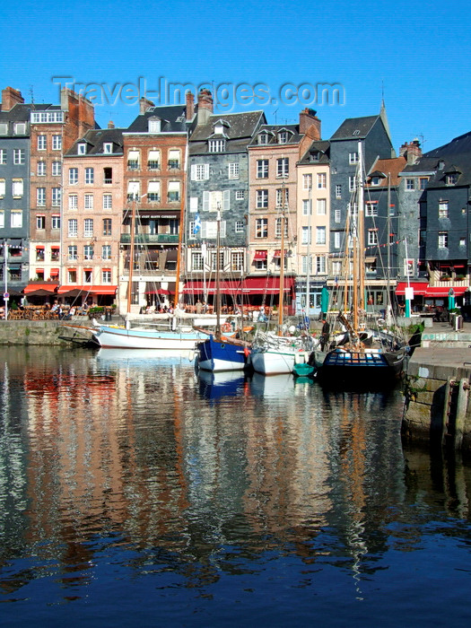 france981: Honfleur, Calvados, Basse-Normandie, France: entrance to the Vieux Bassin, the old harbour - buildings on Quai Sainte-Catherine - photo by A.Bartel - (c) Travel-Images.com - Stock Photography agency - Image Bank