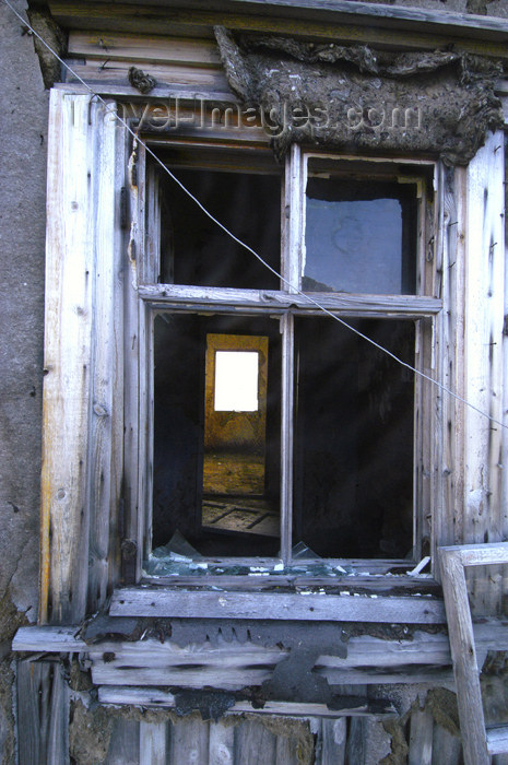 franz-josef49: Franz Josef Land Old Window, polar station Thikaya, Hooker Island - Arkhangelsk Oblast, Northwestern Federal District, Russia - photo by Bill Cain - (c) Travel-Images.com - Stock Photography agency - Image Bank